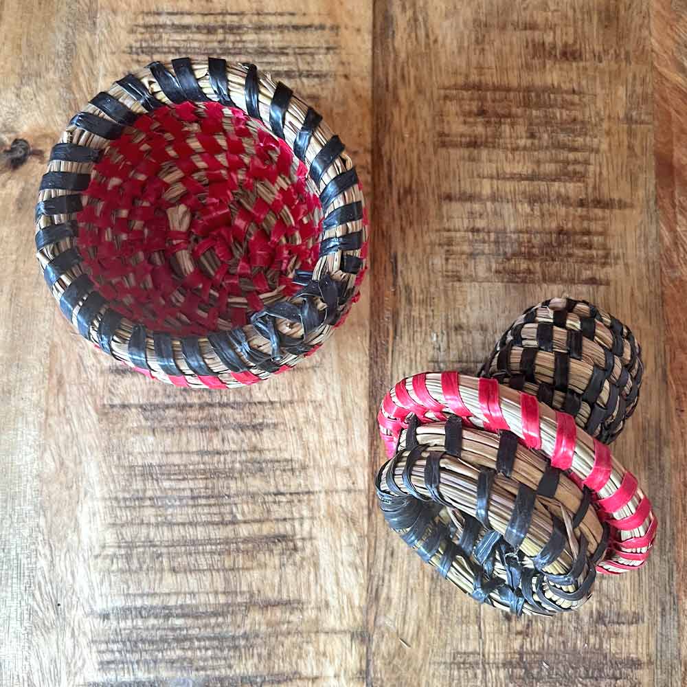 Small African Basket Pot with lid Black and Red
