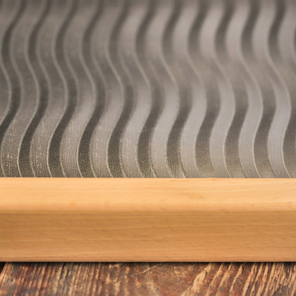 A close up of the Klang Washboard