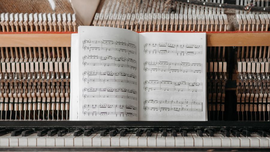 Easy Piano Sheet Music for Beginners (Free & Paid!)