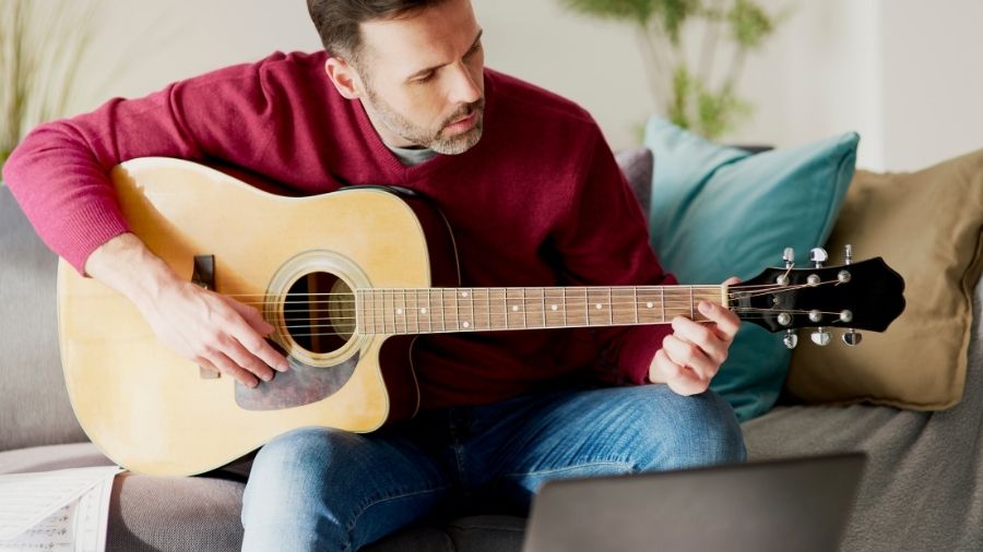 Daily Tips to Improve Your Guitar Playing Skills